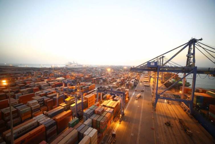 “DP World” Hindistanın Dindayal limanında yük dövriyyəsi 2,2 milyon TEU olan konteyner terminalı tikəcək