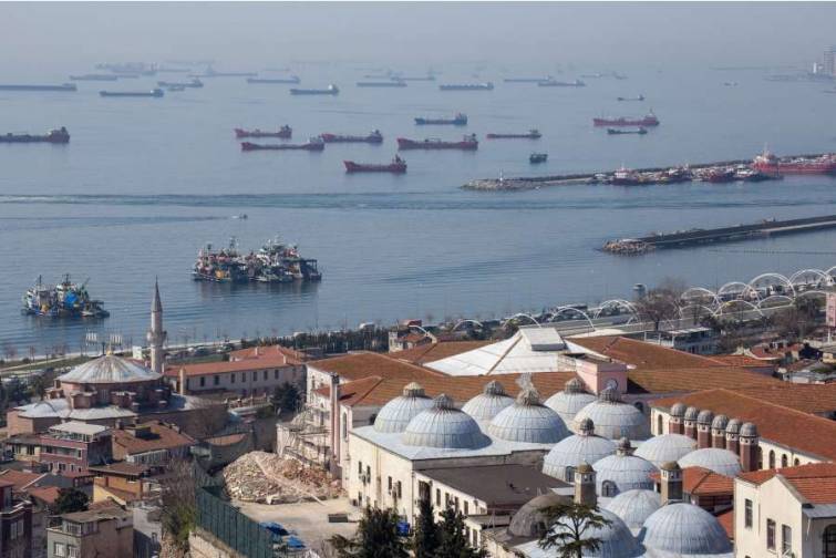 Türkiyə limanları 14 milyon tondan çox neft məhsulları qəbul edib