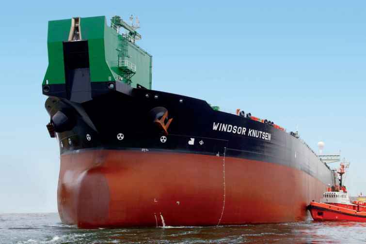 Tankerin sahibi gəmi və ekipajı yad ölkədə atdı