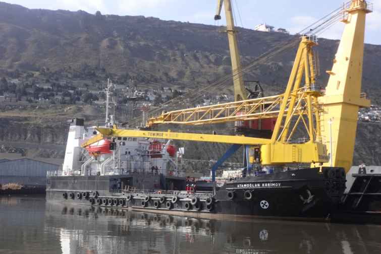 40 tonluq kran gəmisi əsaslı təmir olunub