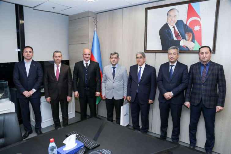 “Dəniz” qəzetinin baş redaktoru 60 illik yubileyini qeyd edir