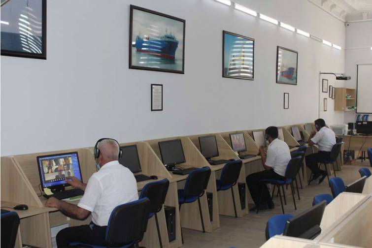 ADDA-da ilk dəfə onlayn-test üsulu ilə imtahan sessiyası keçirilir