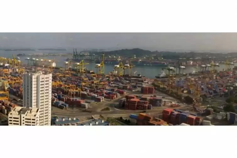 Sinqapur limanında birinci rübdə 145,7 milyon ton yük aşırılıb