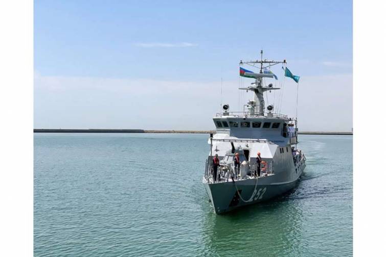 Qazaxıstanın hərbi gəmiləri &ouml;lkəmizə gəlib