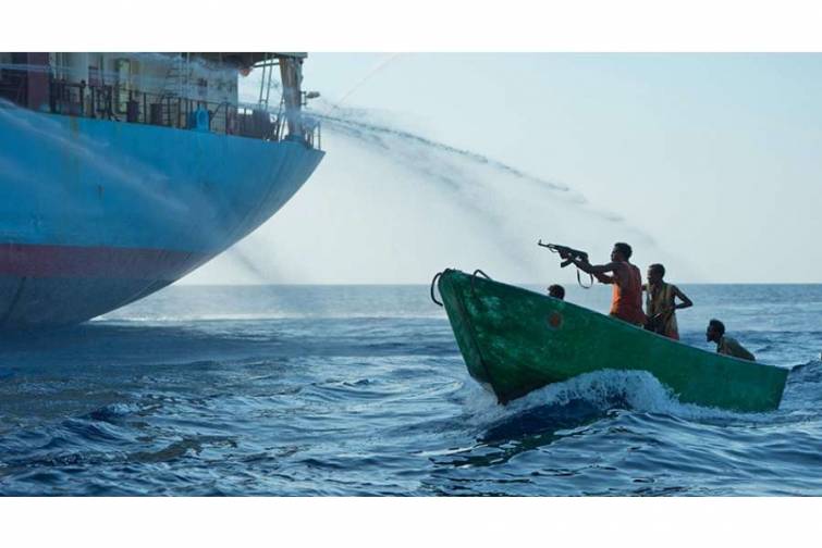 Silahlı quldurlar Qvineya sahillərində yük gəmisini qarət ediblər