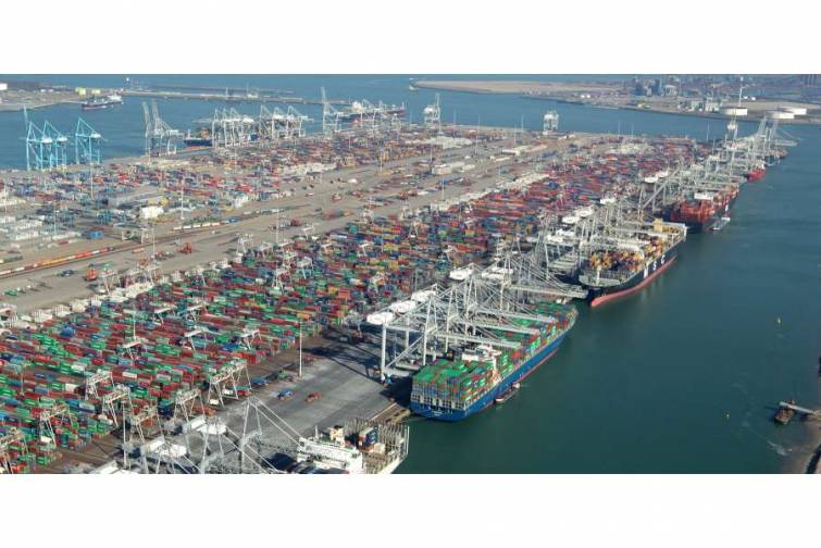 Rotterdam limanı ildə 1 milyon tona qədər hidrogen tutumu olan ammonyak krakerinin yaradılması imkanını araşdırır