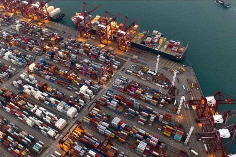 Yanvar ayında T&uuml;rkiyə limanlarında 43,8 milyon ton y&uuml;k aşırılıb