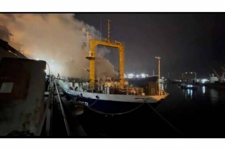 Rusiyaya məxsus balıq&ccedil;ı gəmisində baş verən yanğın s&ouml;nd&uuml;r&uuml;l&uuml;b