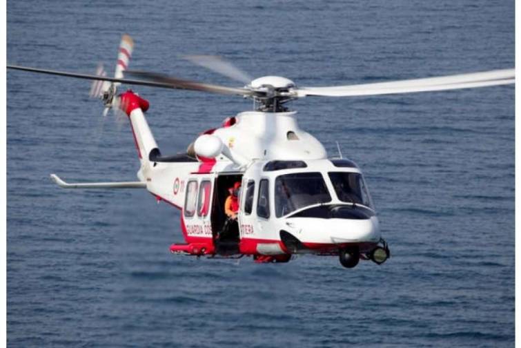 İtaliyanın Lampione adasında k&ouml;məksiz qalan 32 miqrant helikopterlə xilas edilib