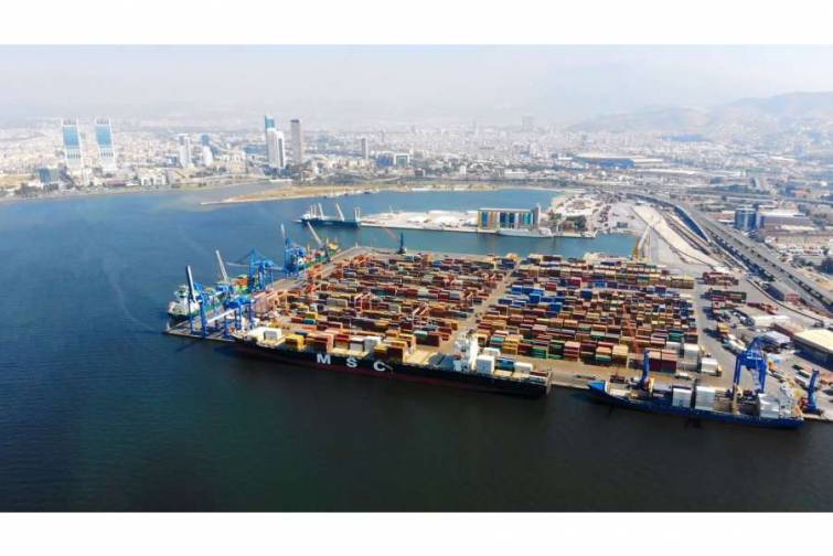 Birinci rübdə Türkiyə limanlarında 135,3 milyon ton yük aşırılıb