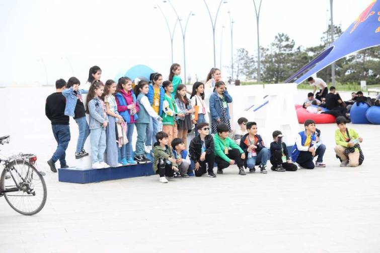 “Heydər Əliyev İli” çərçivəsində gəmi-muzeyin qarşısında “Futbol dalğası” adlı festival keçirilib