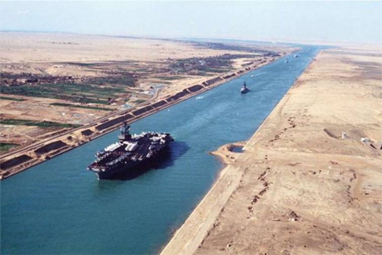 Rusiyadan Çinə gedən tanker Süveyş kanalında qəzaya uğrayıb