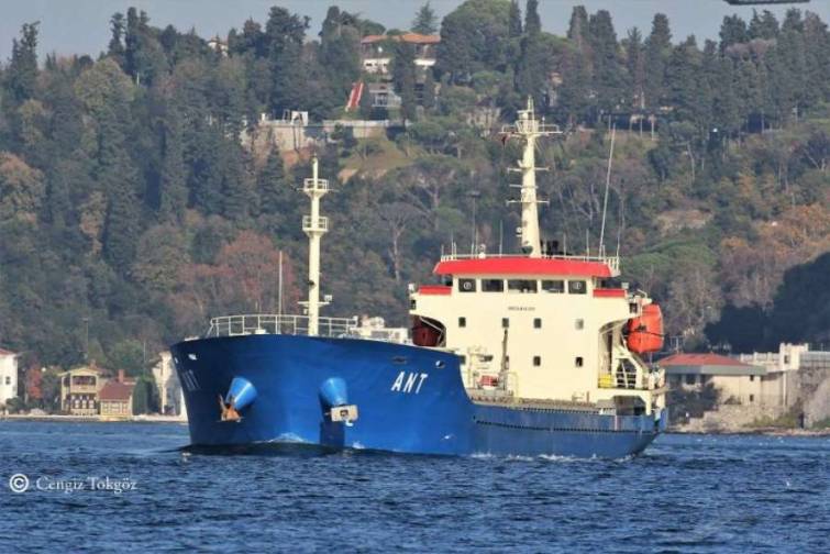Ukraynaya gedən gəmi Yunanıstanda ciddi zədələnib