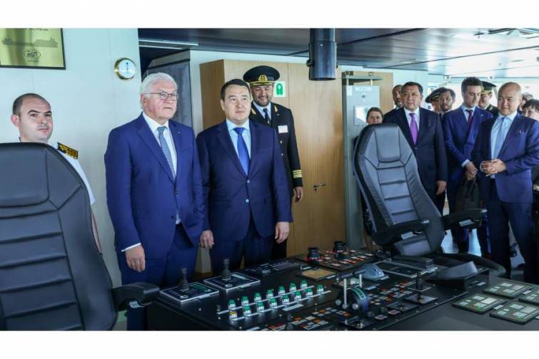 Almaniya prezidenti Frank-Valter Staynmayer RoPax tipli &ldquo;Zərifə Əliyeva&rdquo; gəmi-bərəsində olub