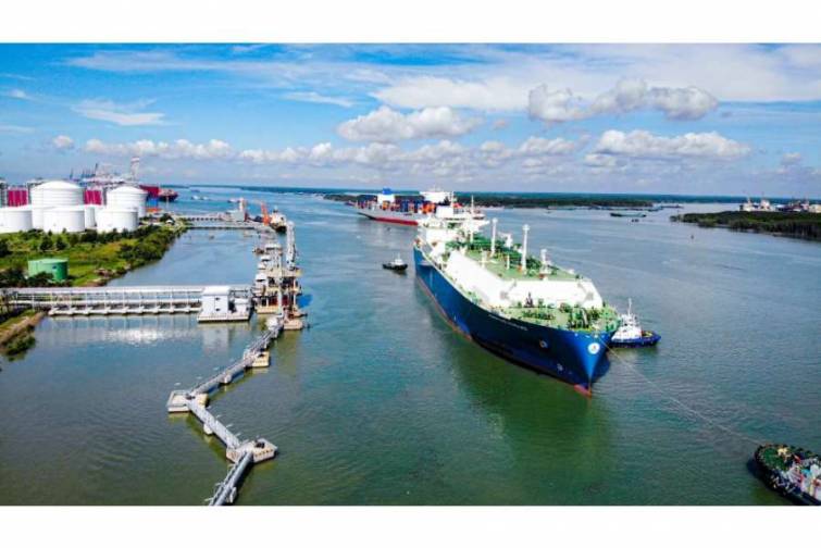 70 min ton mayeləşdirilmiş təbii qaz Vyetnama &ccedil;atdırılıb