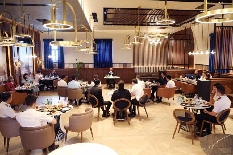 ASCO sədri Rauf Vəliyev gənclərlə g&ouml;r&uuml;ş ke&ccedil;irib