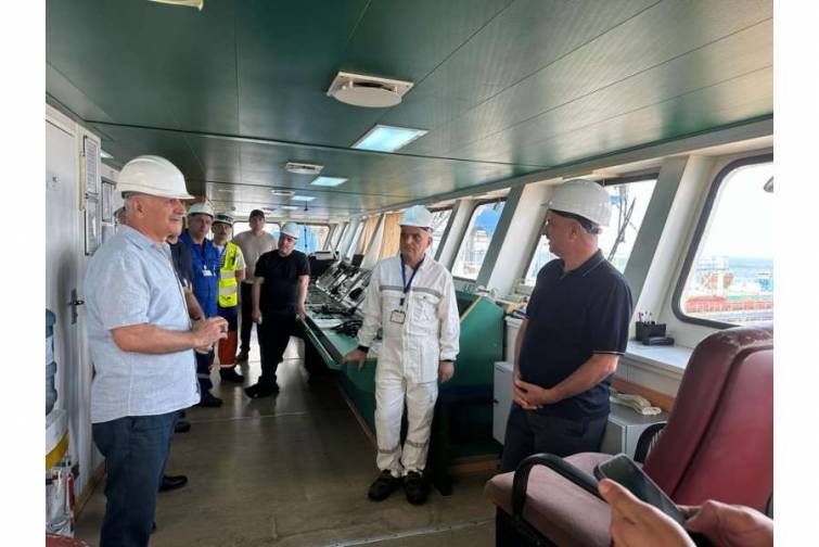 ASCO sədri İstanbdulda təmir olunan gəmilərin heyət &uuml;zvləri ilə g&ouml;r&uuml;ş&uuml;b&nbsp;