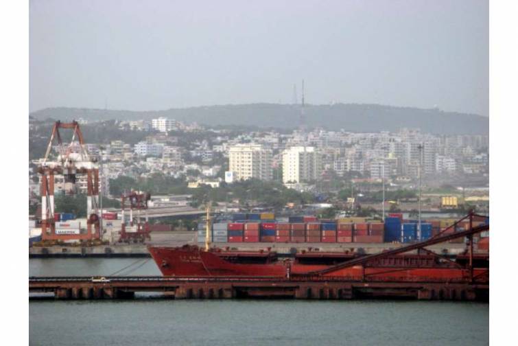 Visakhapatnam limanında beynəlxalq kruiz terminalı açılıb
