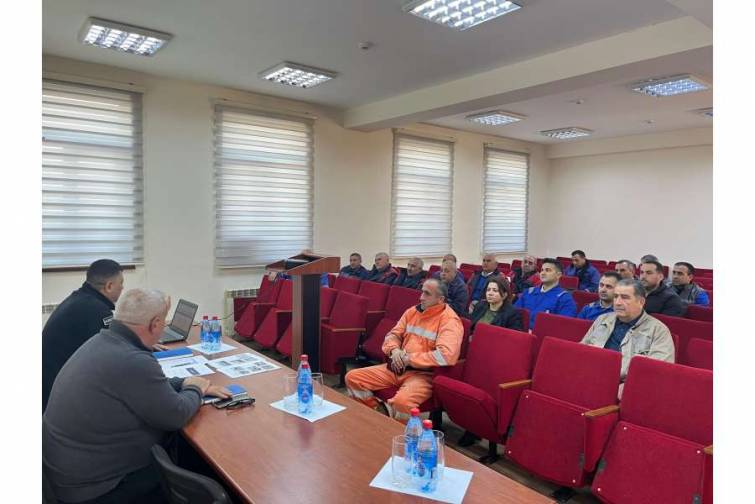 ZGTTZ-də əməyin m&uuml;hafizəsi, texniki təhl&uuml;kəsizlik və ətraf m&uuml;hitin m&uuml;hafizəsi ilə bağlı illik yekun iclas ke&ccedil;irilib