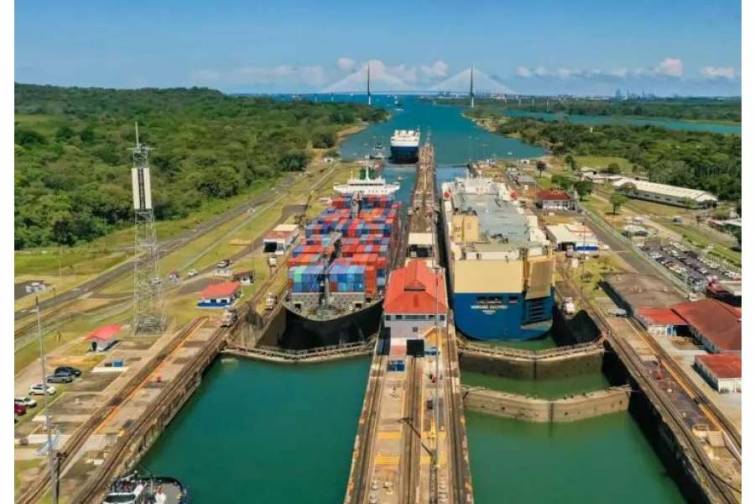 G&uuml;cl&uuml; yağışdan sonra Panama kanalından tranzit ke&ccedil;ən gəmilərin sayı artıb