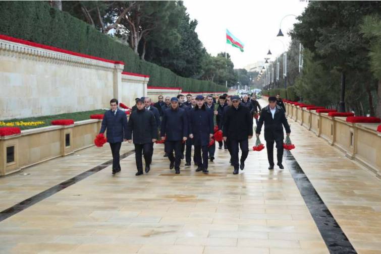 ASCO rəhbərliyi və kollektivi Şəhidlər xiyabanını ziyarət edib