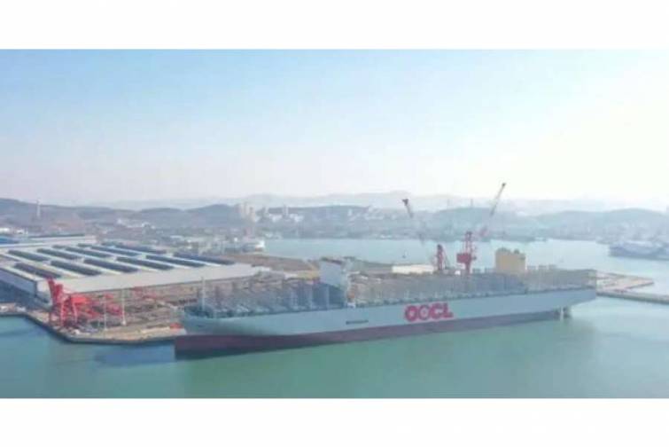 “OOCL” gəmiçilik şirkəti yeni meqa konteyner gəmisini təhvil alıb