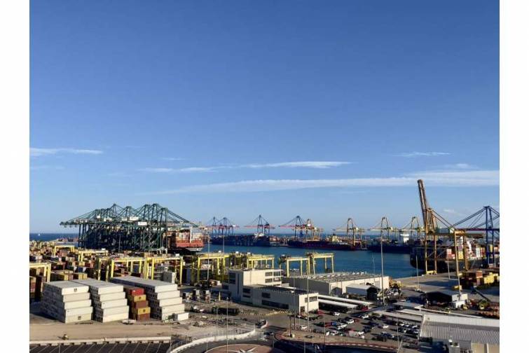 Valensiya limanının konteyner dövriyyəsi artaraq 2,2 milyon TEU-ya çatıb