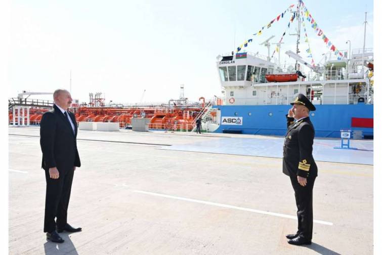 Prezident İlham Əliyev “Zəngilan” tankerinin istismara verilməsi mərasimində iştirak edib 