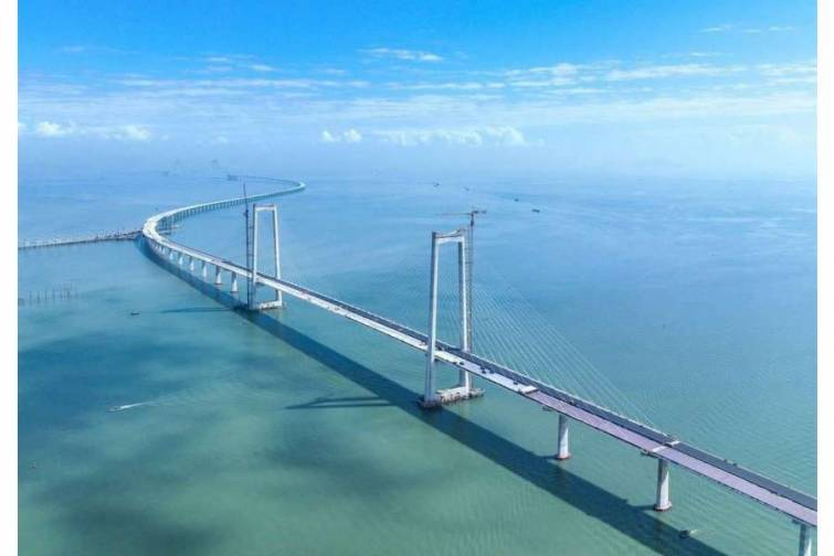 Çində 24 km uzunluğa malik yeni dəniz yolu istifadəyə verilib