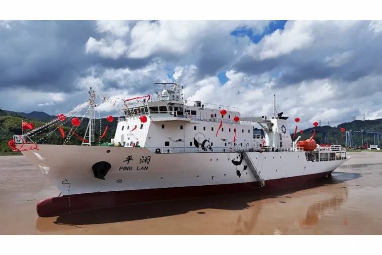 Çində okean keçidinə qadir ilk özəl hospital gəmisi suya buraxılıb