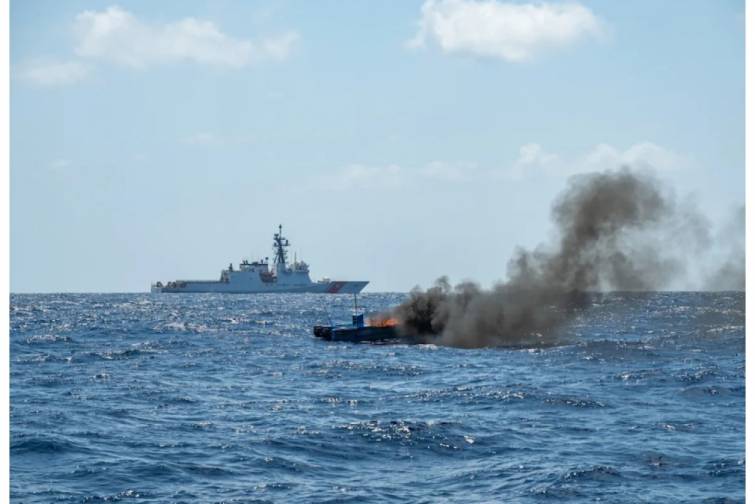 ABŞ-nin Venesuela sahillərində gəmiyə endirdiyi zərbə nəticəsində 6 nəfər &ouml;l&uuml;b