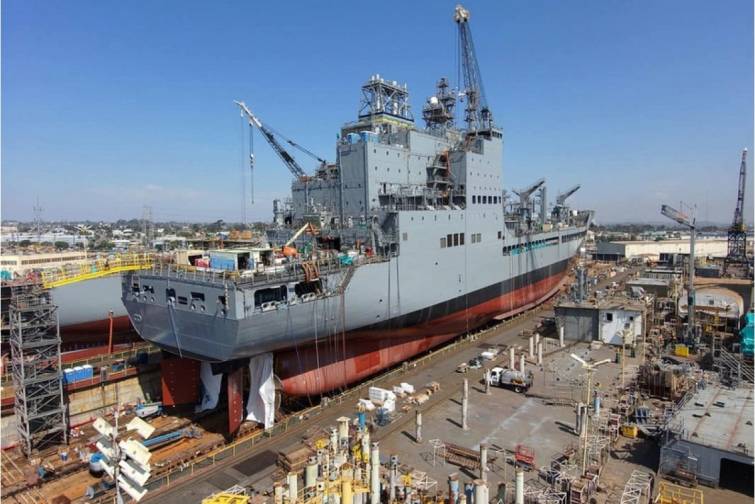 ABŞ HDQ döyüş gəmilərinin yanacaqla doldurulması üçün iki tanker alacaq