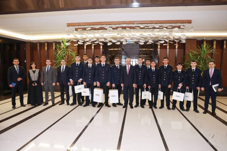 Yüksək balla ADDA-ya daxil olmuş tələbələrlə ASCO-da görüş keçirilib