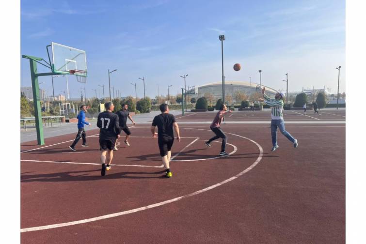 ASCO-nun struktur idarələri arasında stritbol turniri keçirilib