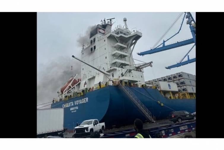 Vilminqton limanında konteyner gəmisində yanğın baş verib