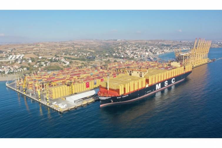 Türkiyə limanlarında yük dövriyyəsi tarixi maksimuma çatıb