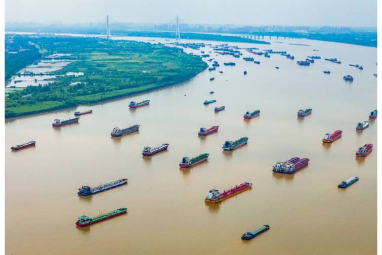Yantszı &ccedil;ayı d&uuml;nyanın ən işlək daxili su yolu olaraq qalır