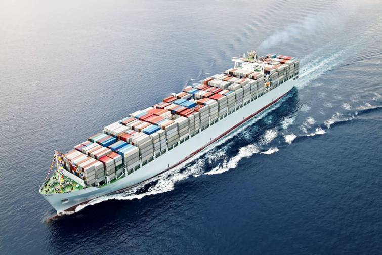 Portuqaliya sahillərində y&uuml;k gəmisi idarəetməni itirib