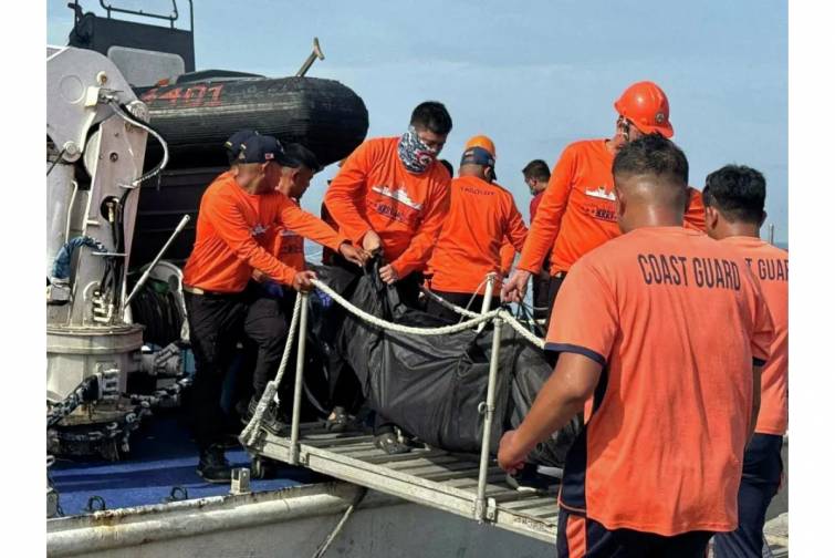 Filippində bərə qəzasından sonra bir şirkətin b&uuml;t&uuml;n sərnişin gəmilərinin fəaliyyəti dayandırılıb