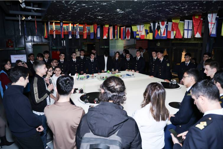 Gəmi-muzeydə &ldquo;AIRO 2026&rdquo;nın təqdimatı və robototexnika sərgisi ke&ccedil;irilib