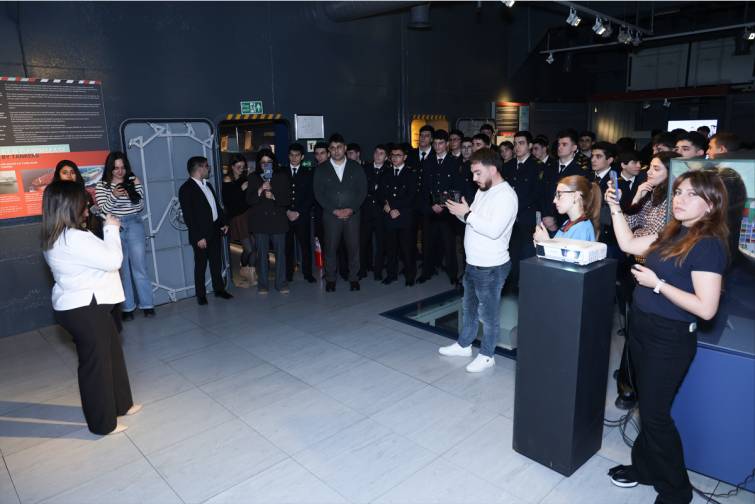 Gəmi-muzeydə &ldquo;AIRO 2026&rdquo;nın təqdimatı və robototexnika sərgisi ke&ccedil;irilib