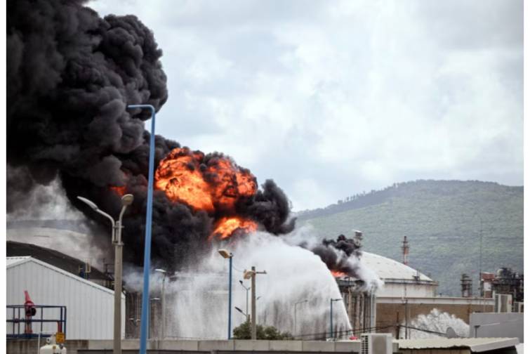 Dubay sahillərində nəhəng neft tankeri h&uuml;cuma məruz qalıb