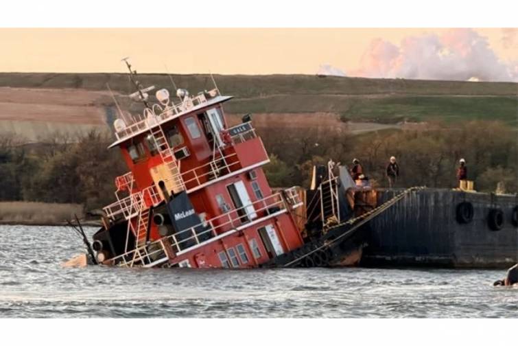 Baltimorda yedək&ccedil;i gəmi batma təhl&uuml;kəsi ilə &uuml;zləşib, heyət xilas edilib