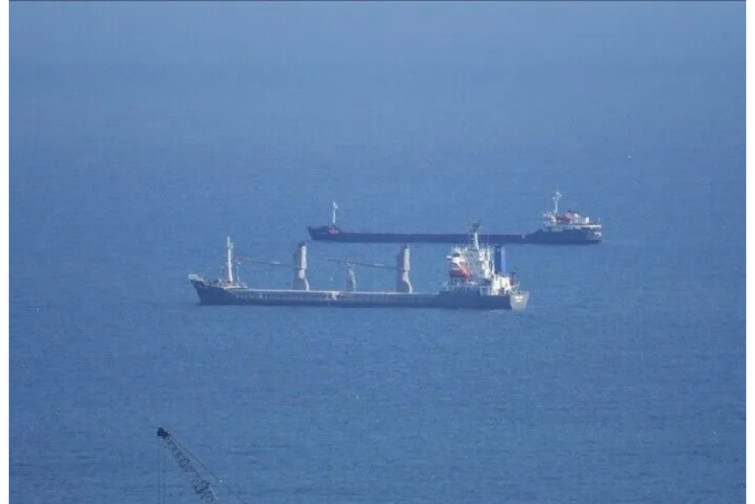 İranın Qeşm adası sahilində qəzaya uğrayan y&uuml;k gəmisindən 23 dəniz&ccedil;i xilas edilib