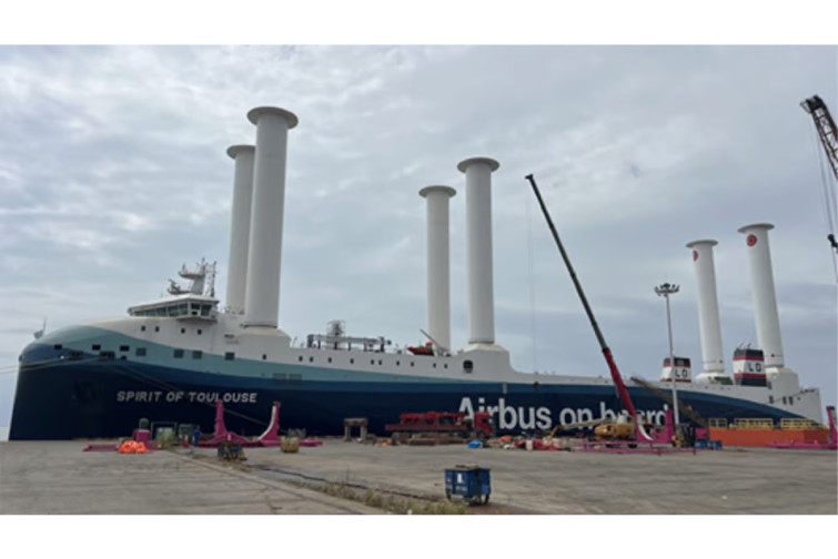 &ldquo;Airbus&rdquo; komponentlərini daşıyacaq gəmi altı rotor yelkəni ilə təchiz edilib